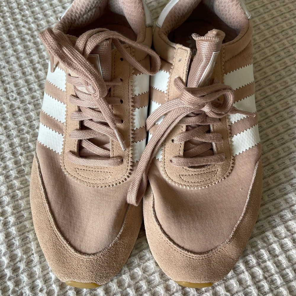 Adidas 1-5923 Light Pink w/ white stripes